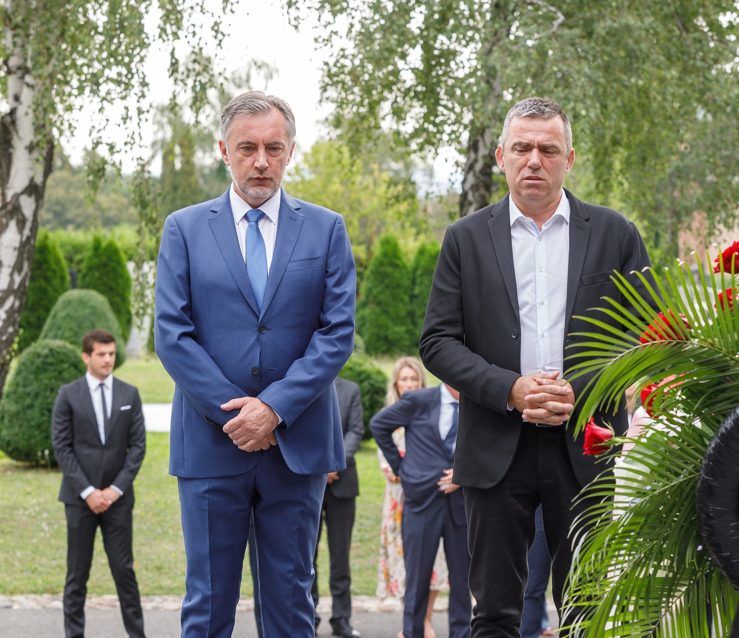 30.08.2020., Zagreb - Povodom Medjunarodnog dana nestalih osoba, obitelji i clanovi udruge nestalih odali su pocasti kod Zida boli na Mirogoju i Kenotafa na Krematoriju. Miroslav Skoro, Stipo Mlinaric Cipe.

Photo: Tomislav Miletic/PIXSELL