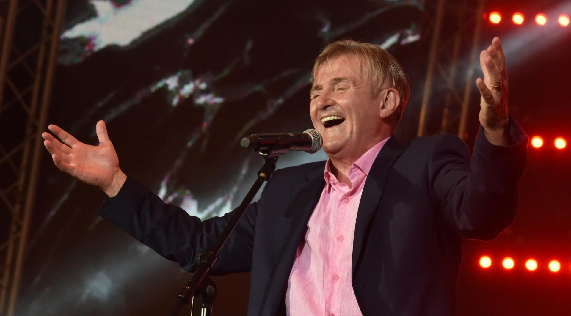 09.06.2018., Vodice - Rajko Dujmic nastupio na drugoj veceri CMC Festivala Vodice 2018.
Photo: Hrvoje Jelavic/PIXSELL
