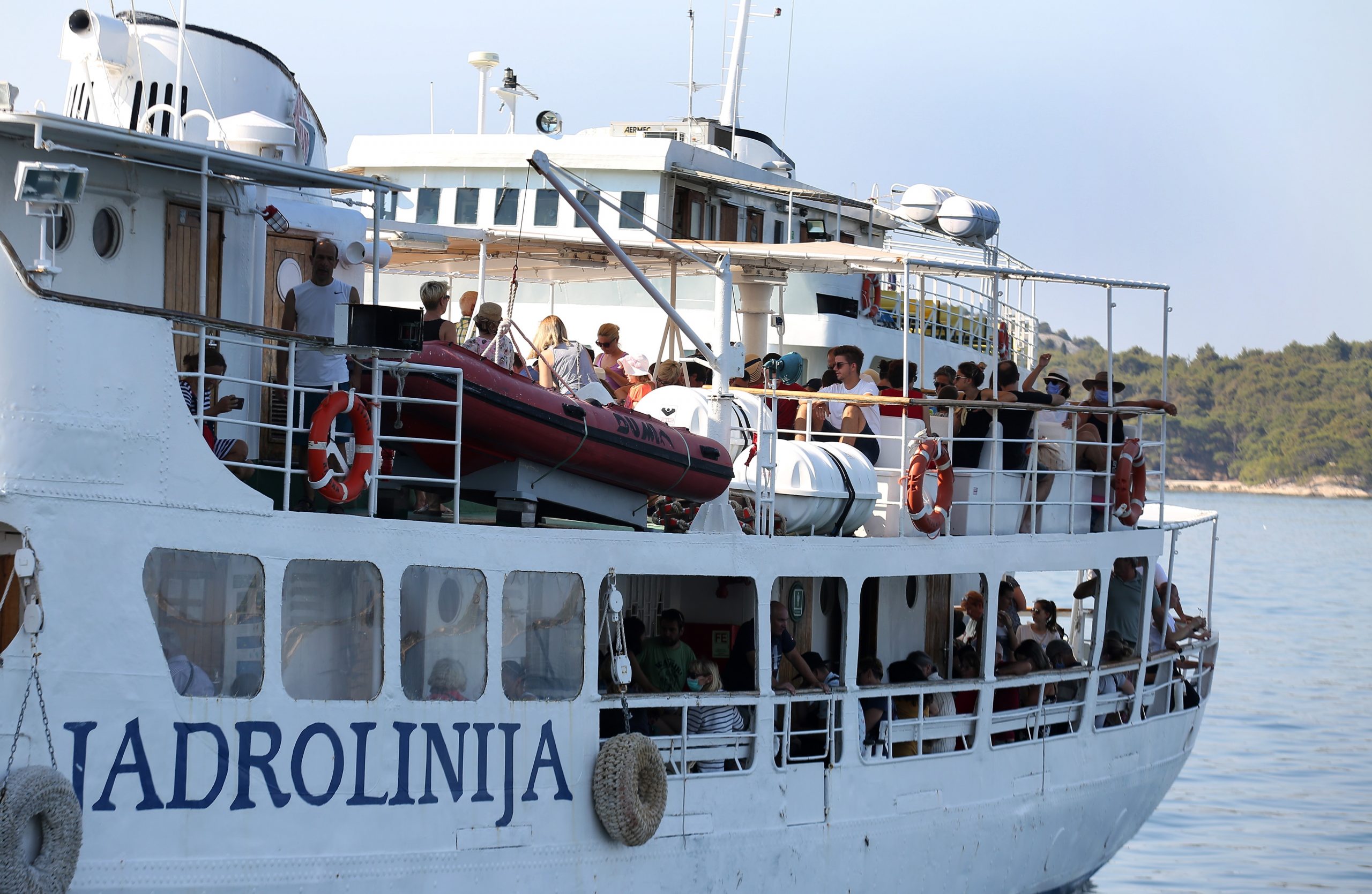 01.08.2020., Sibenik - Novi turisticki vikend donio je turisticke guzve na brodovima koji voze na otoke sibenskog arhipelaga.
Photo: Dusko Jaramaz/PIXSELL