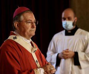 07.05.2020., Split - Splitsko makarski nadbiskup mons. Marin Barisic predvodio misu u povodu blagdana sv. Dujma u splitskoj katedrali. Ove godine zbog koronavirusa nije bilo tradicionalne procesije i mise na spliskoj rivi.

Photo: Ivo Cagalj/PIXSELL