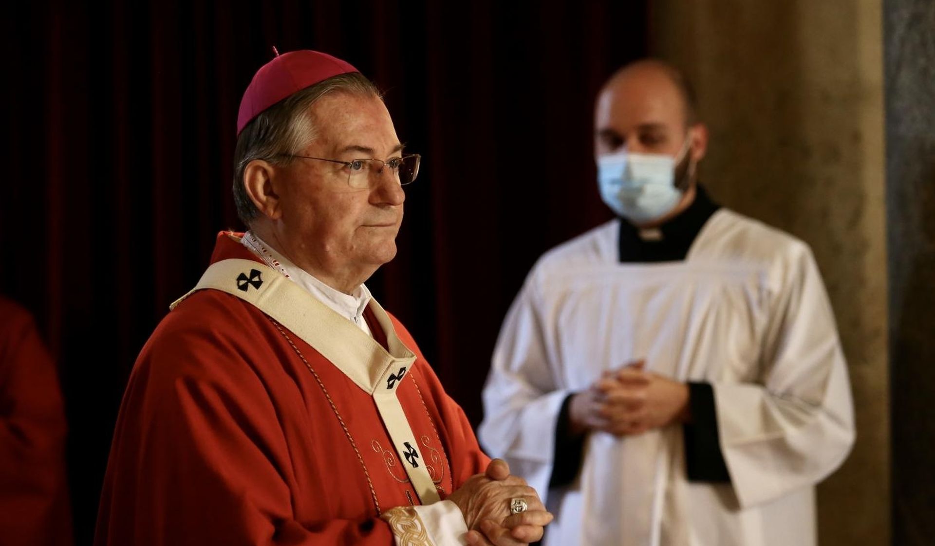 07.05.2020., Split - Splitsko makarski nadbiskup mons. Marin Barisic predvodio misu u povodu blagdana sv. Dujma u splitskoj katedrali. Ove godine zbog koronavirusa nije bilo tradicionalne procesije i mise na spliskoj rivi.

Photo: Ivo Cagalj/PIXSELL