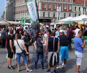 Zagreb: Na glavnom Trgu održava se ZeGeVege festival 07.09.2018., Zagreb - ZeGeVege festival na gradskom glanom trgu okupio je mnostvo posjetitelja ali i izlagaca sa puno raznovrsnog sadrzaja. 
Photo: Sanjin Strukic/PIXSELL