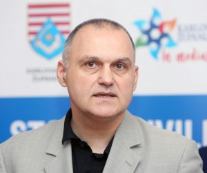 08.06.2020., Karlovac - Konferencija za medije Stozera civilne zastite Karlovacke zupanije na kojoj su o situaciji uzrokovanoj koronavirosm govorili zupan karlovacke zupanije Damir Jelic, zamjenik nacelnika Stozera Civilne zastite RH Damir Trut i clanica Nacionalnog stozera CZ Maja Grba Bujevic.
Photo: Kristina Stedul Fabac/PIXSELL
