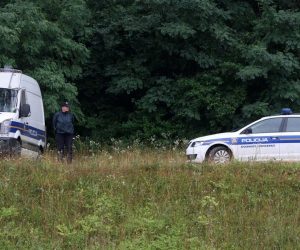 09.07.2015., Prelog - Sa dna derivacijskog kanala kod akumulacijskog jezera HE Cakovec izvuceno je osobno vozilo Opel Astra za koji se sumnja da je vozila Ivana Fogadic, majka koja je zajedno sa sinom Patrikom nestala u nedjelju.
Photo: Vjeran Zganec-Rogulja/PIXSELL