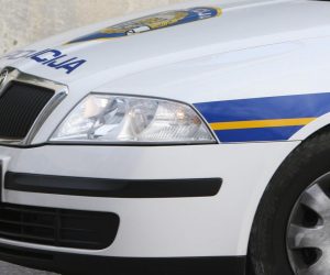 26.11.2009., Split - Zbog afere u HAC-u u Splitu privedeno nekoliko osoba. Navodno je medju privedenima i direktor firme Skladgradnja Slaven Zuzul.
Policija je privedene navodno prebacila u Zagreb.
Photo: Ivo Cagalj/PIXSELL
