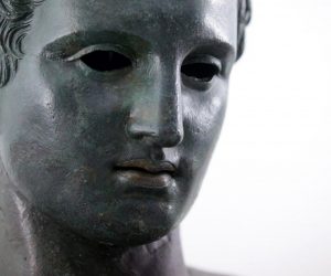 30.03.2010., Zadar - Anticki kip Hrvatski Apoksiomen udomljen je u zadarskom Muzeju antickog stakla te ce biti izlozen kroz ovu turisticku sezonu. Svecanosti prisustvovali su ministar kulture Bozo Biskupic, zadarski gradonacelnik Zvonimir Vrancic, ravnatelj muzeja Ivo Fadic, restauratori te brojni uzvanici kao i zainteresirani gradjani.
Photo: Filip Brala/PIXSELL