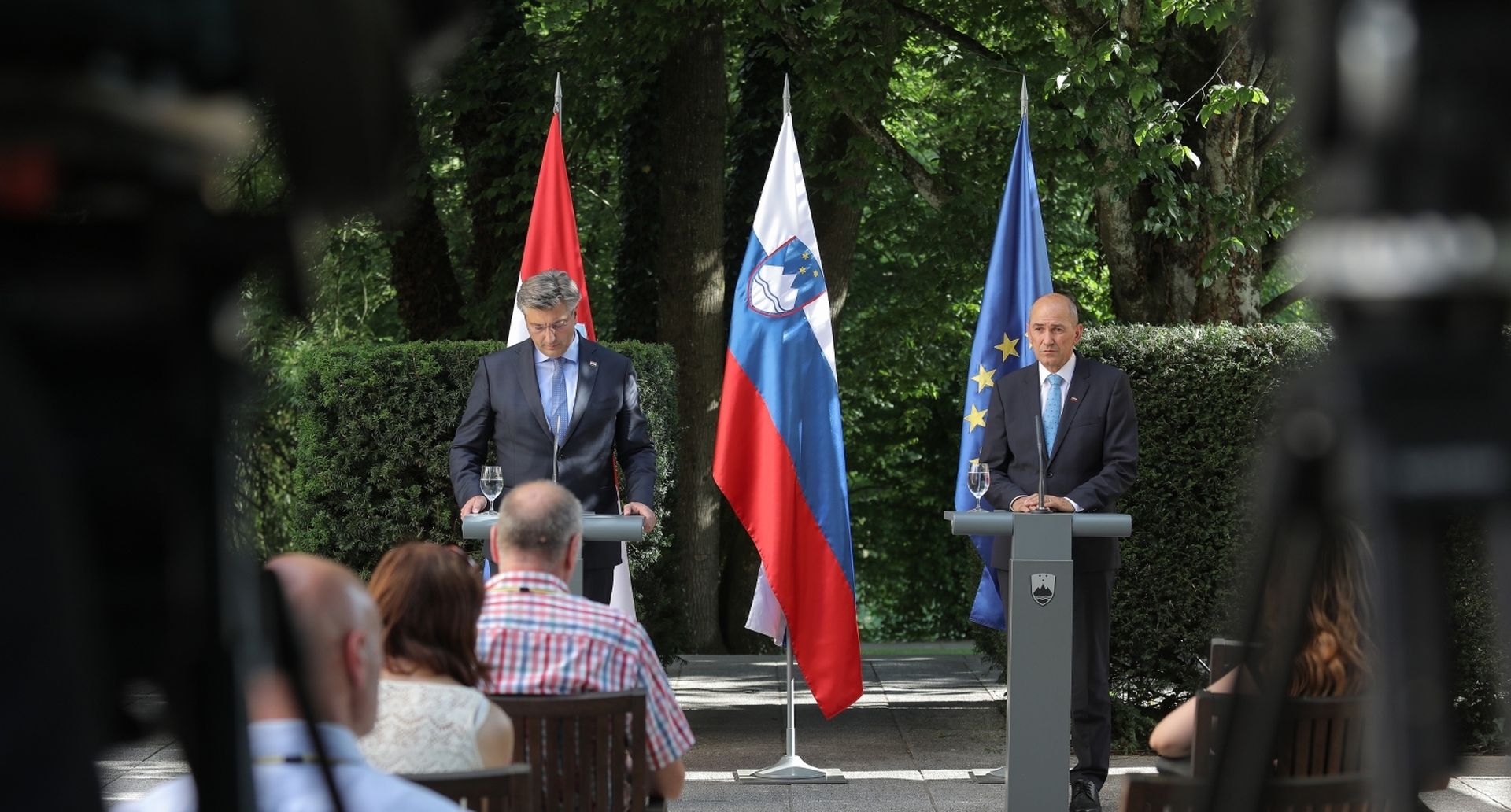 10.07.2020., Otocec ob Krki - Hrvatski premijer Andrej Plenkovic sastao se sa slovenskim kolegom Janezom Jansom. Teme sastanka su hrvatsko-slovenski odnosi i zajednicka borba protiv Covid-19. Photo: Tomislav Miletic/PIXSELL