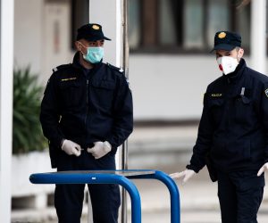 11.03.2020., Split - U Split stigao trajekt s putnicima iz Italije za koje su pripremljene posebne mjere zbog opasnosti od koronavriusa. 
Photo: Milan Sabic/PIXSELL