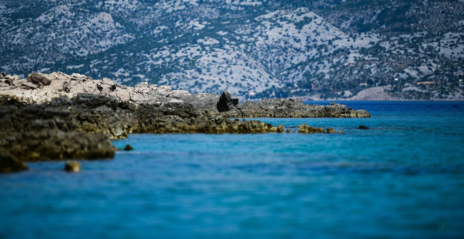 12.08.2020., Otok Pag - Velebitski kanal je morski kanal u Jadranskom moru. Dug je 144 km, s dubinom do 106 m. Podvelebitski kanal karakteristican je po snaznim udarima bure, cije strujanje nerijetko ometa i normalnu pomorsku plovidbu. Photo: Sandra Simunovic/PIXSELL