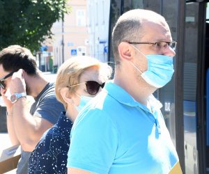 13.07.2020., Sisak - Siscani se tesko vracaju na vec zaboravljene mjere zastite od COVID-19, socijalnog razmaka i zastitnih maski.
Photo: Nikola Cutuk/PIXSELL