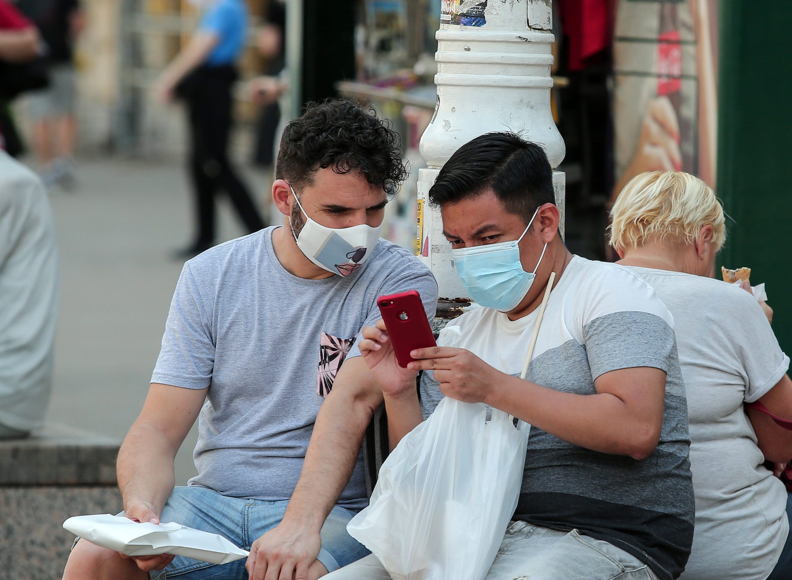 13.08.2020., Zagreb - Gradjani sa zastitnim maskama . Ilustracija za pandemiju Covid-19.  Photo: Emica Elvedji/PIXSELL