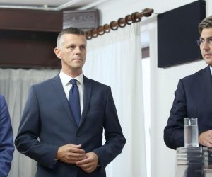 Pula: Konferencija za medije premijera Andreja Plenkovića nakon sjednice Vlade  13.09.2018. Pula - Konferencija za medije premijera Andreja Plenkovica nakon sjednice Vlade. Boris Miletic, Valter Flego, Andrej Plenkovic.
Photo: Nel Pavletic/PIXSELL