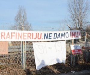 Radnici Rafinerije nafte Sisak prosvjeduju zbog zatvaranja tvrtke 16.01.2019., Sisak - Prosvjed radnika rafinerije nafte Sisak zbog zatvaranja. Photo: Nikola Cutuk/PIXSELL