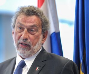 18.08.2020., Zagreb -U Ministarstvo znanosti i obrazovanja odrzan je sastanak Radne skupine za razradu i predlaganje mjera za pocetak pedagoske, skolske i akademske godine 2020./2021. Ministar Radovan Fuchs. 
Photo: Tomislav Miletic/PIXSELL