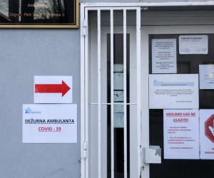19.03.2020., Zagreb - Dezurna ambulant Doma zdravlja Zagreb Zapad u parku Stara Tresnjevka 3 koja dezura od 0-24 za osobe koje sumnjaju da su zarazene koronavirusom.
Photo: Borna Filic/PIXSELL