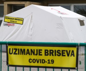 19.05.2020., Split - Zatvoren sator u prostoru pored KB Krizine za uzimanje briseva za COVID-19. Photo:Ivo Cagalj/PIXSELL