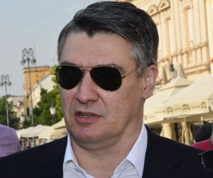 19.08.2016., Slavonski Brod - Zoran Milanovic na predizbornom skupu Narodne koalicije u Slavonskom Brodu predstavio predizborni program i kandidate za 5. Izbornu jedinicu.
Photo: Ivica Galovic/PIXSELL