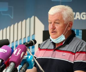 20.07.2020., Zagreb - Konferencija za medije Stozera civilne zastite grada Zagreba i gradonacelnika Milana Bandica odrzana je u Gradskoj upravi nakon cega su tri obitelji ciji su domovi osteceni u potresu dobile gradske stanove na koristenje. Zvonimir Sostar. 
Photo: Goran Stanzl/PIXSELL