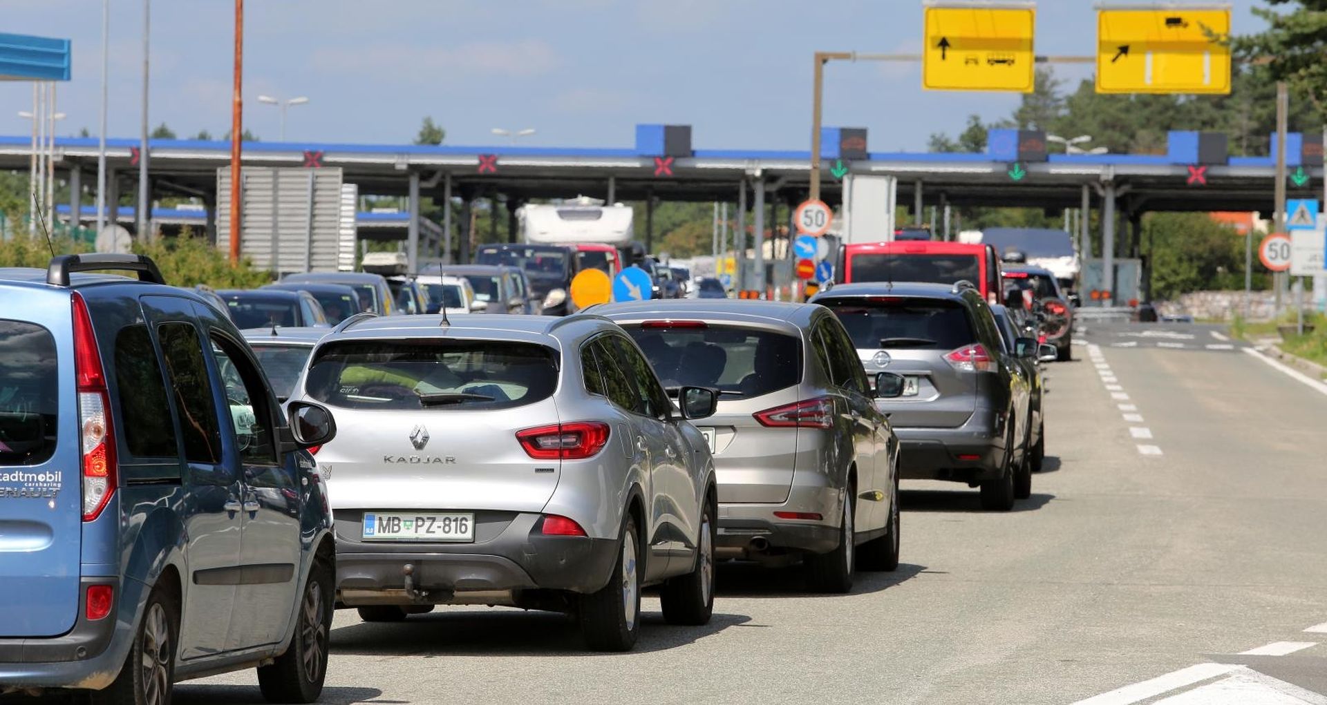 20.08.2020., Rijeka - Granicni prijelz Rupa. Kolona vozila od nekoliko stotina metara na izlazu iz Hrvatske.
Photo: Goran Kovacic/PIXSELL