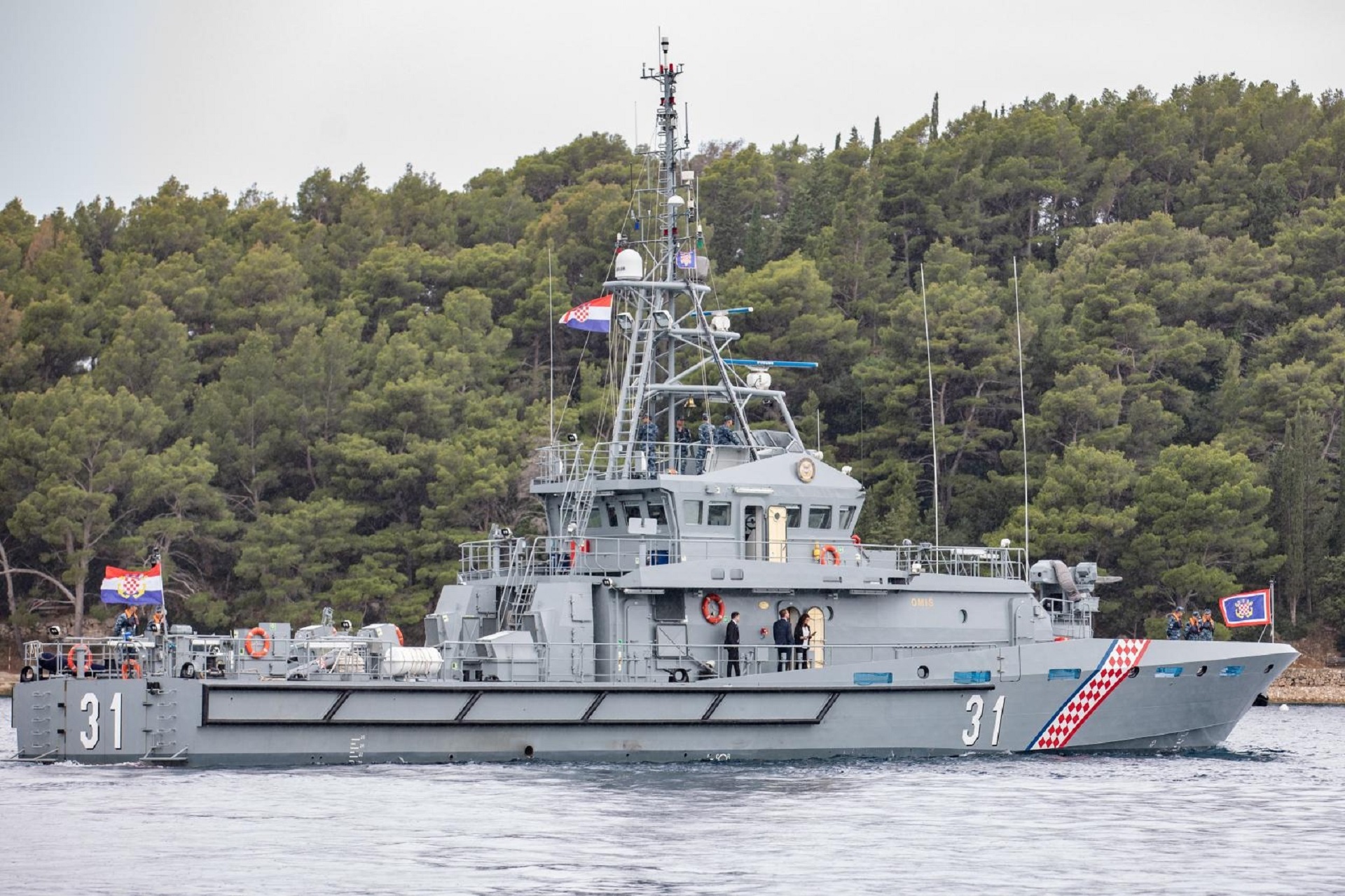 22.06.2020., Cavtat, Konavle - Predsjednik RH Zoran Milanovic otisao je u dvodnevni posjet Crnoj Gori,i z Cavtata, obalnim ophodnim brodom Hrvatske ratne mornarice ‘Omis’. 
Photo: Grgo Jelavic/PIXSELL