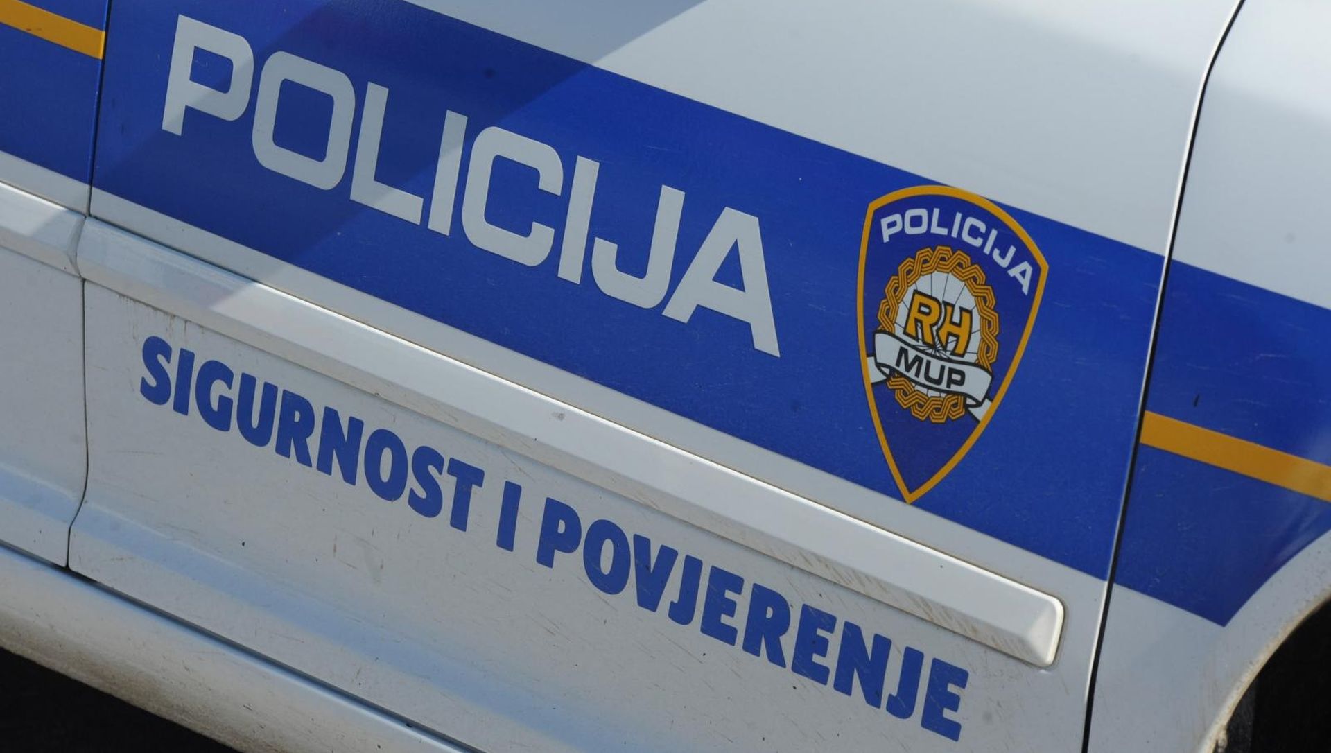 23.03.2013., Sibenik - Policijsko vozilo u sibenskoj luci. Natpsi na vozilu sigurnost i povjerenje. 
Photo: Hrvoje Jelavic/PIXSELL