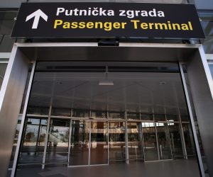 23.03.2020., Kastela- Splitska zracna luka u Kastelima naizgled djeluje mirno i bez aktivnosti. Ono sto se ne vidi su sluzbe koje u pripravnosti i aktivnosti prate zbivanja u zracnom prostoru i spremne su za svaku intervenciju.
Photo:Ivo Cagalj/PIXSELL