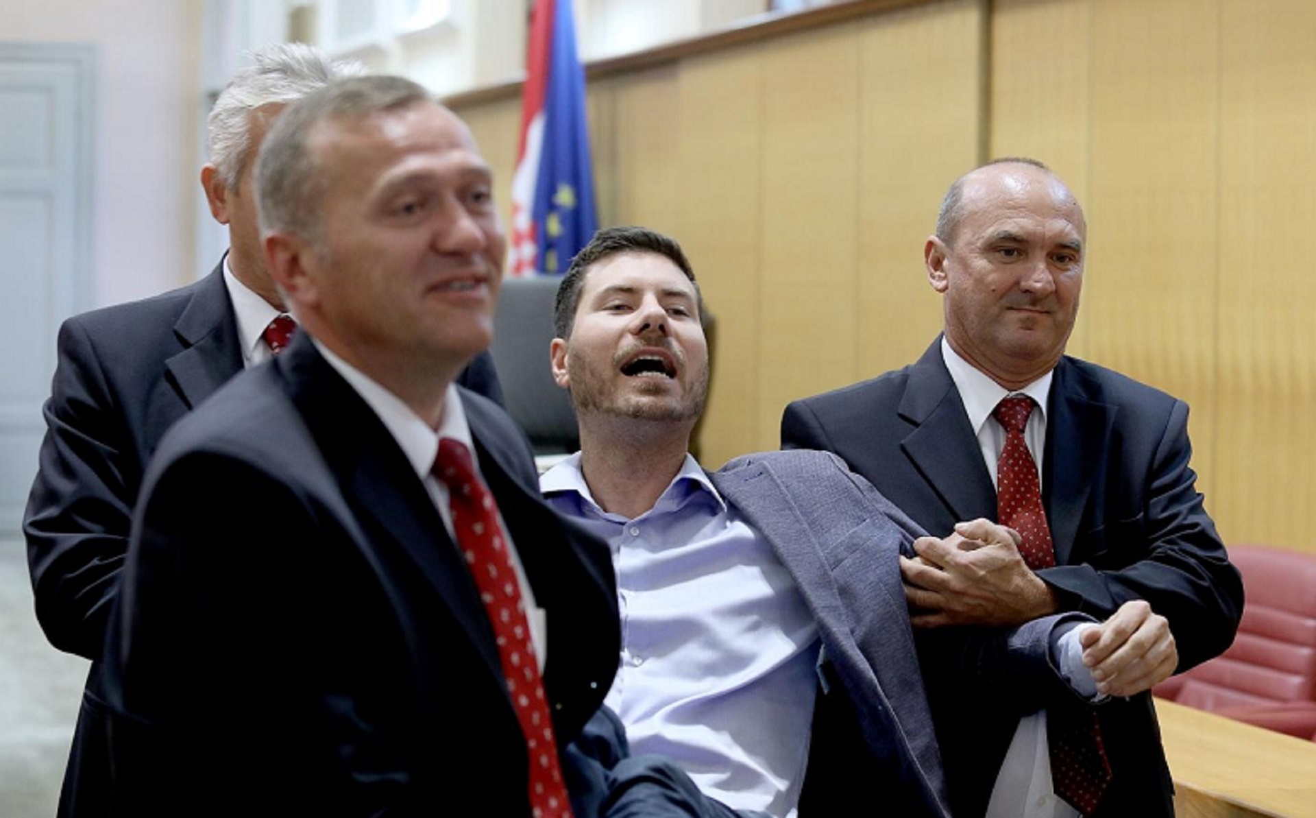 24.10.2019., Zagreb -  Ivan Pernar je ponovno ispovocirao izbacivanje iz sabornice. Photo: Patrik Macek/PIXSELL