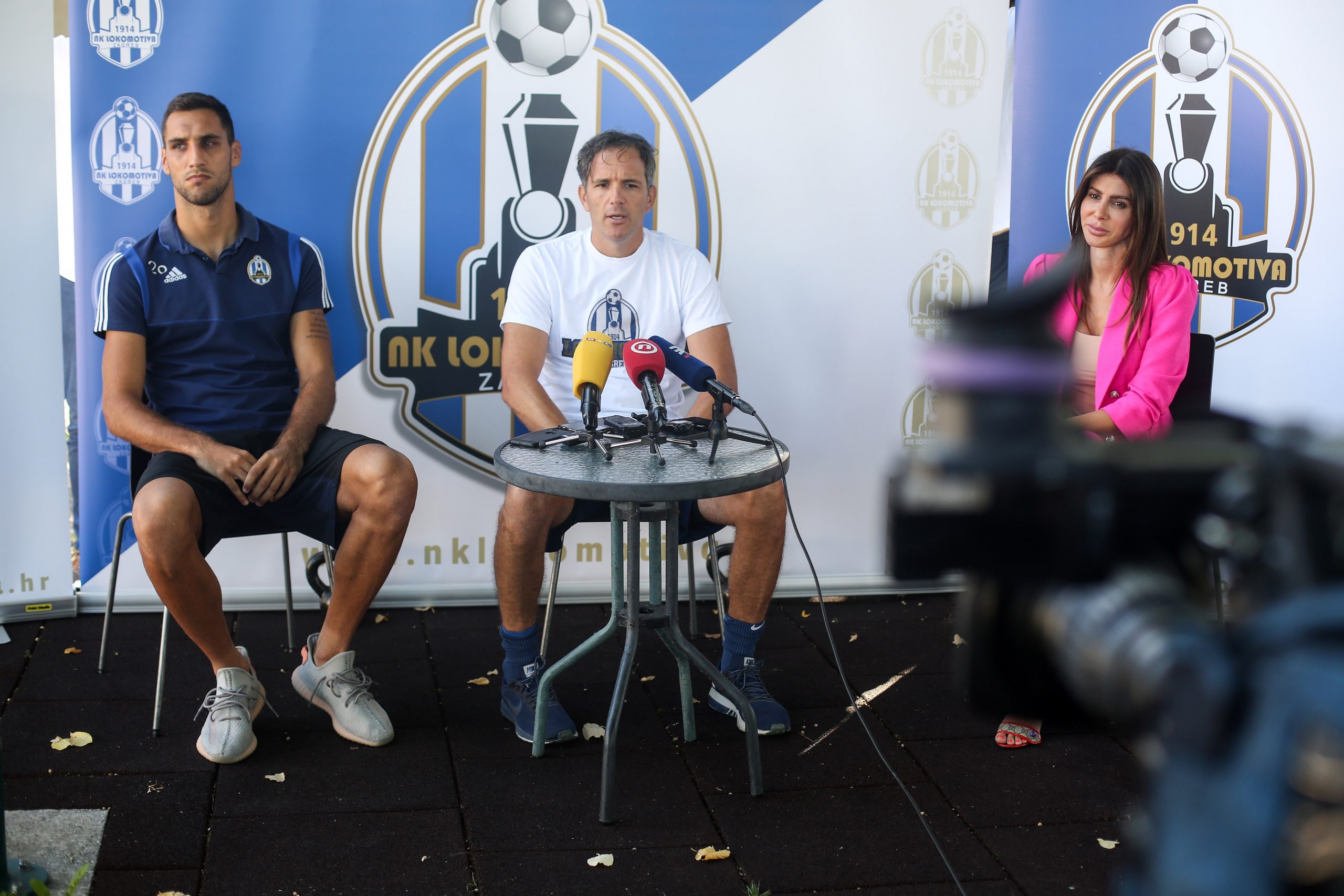 25.08.2020., Zagreb - Konferencija za medije NK Lokomotivina uoci drugog pretkola Lige prvaka. Trener Goran Tomic i kapetan momcadi Denis Kolinger.
Photo: Marin Tironi/PIXSELL