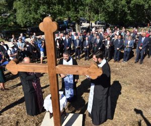 25.08.2020., Plavno - U organizaciji Srpskog narodnog vijeca u Plavnom i Gruborima organizirana komemoracija za civilne zrtve rata ubijene nakon Vojno-redarstvana akcije Oluja.
Photo: Hrvoje Jelavic/PIXSELL