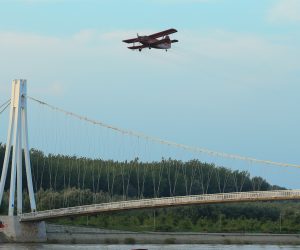 27.06.2019., Osijek - Danas je drugi dan tretiranja komaraca iz aviona koji su zaprasivali rubne dijelove Osijeka. Photo: Dubravka Petric/PIXSELL