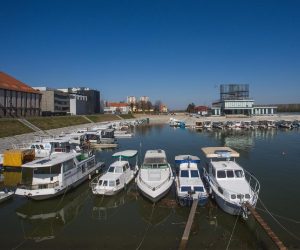 Topli i sunèani dan u Vukovaru 28.03.2019., Vukovar - Vukovarski topli proljetni dan.  Photo: Davor Javorovic/PIXSELL