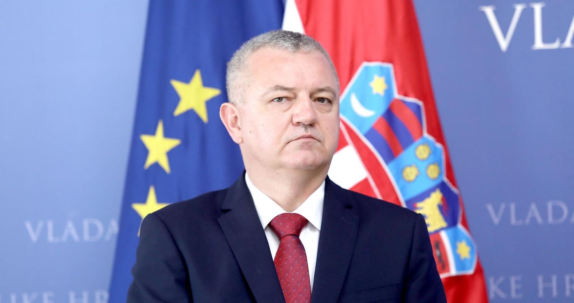 29.06.2020., Zagreb - Na konferenciji za medije odrzanoj u Banskim dvorima premijer Andrej Plenkovic i ministri Darko Horvat i Josip Aladrovic izvijestili su o rezultatima mjera potpore za ocuvanje radnih mjesta tijekom krize radi pandemije COVID-19 te najaviti mjere koje se odnose na skraceno radno vrijeme, samozaposljavanje i pomoc mikropoduzetnicima u borbi protiv posljedica pandemije. Darko Horvat. 
Photo: Patrik Macek/PIXSELL