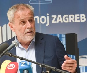 29.07.2020., Zagreb - Gradski stozer civilne zastite odrzao je redovnu konferenciju za medije. Gradonacelnik Milan Bandic Photo: Davorin Visnjic/PIXSELL