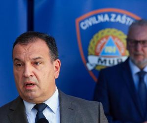 29.07.2020., Zagreb - Nacionalni stozer civilne zastite odrzao je konferenciju za medije ispred sjedista Ministarstva unutarnjih poslova o najnovijim detaljima sirenja koronavirusa u Hrvatskoj. Ministar zdravstva Vili Beros. Photo: Davor Pongracic/CROPIX/POOL/PIXSELL