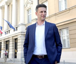 30.07.2020., Zagreb - Ispred Sabora je odrzana konferencija za medije Mosta nezavisnih lista na temu "Korona kriza samo je izgovor za nastavak necinjenja i nebrige za stvarne potrebe gradjana". Bozo Petrov. Photo: Patrik Macek/PIXSELL