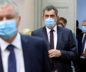 Zagreb, 16.09.2020. - Aktualnim prijepodnevom, postavljanjem pitanja premijeru i ministrima, novi saziv Hrvatskog sabora zapoèinje svoju prvu redovitu sjednicu i redovito jesensko zasjedanje. Na fotografiji ministar Radovan Fuchs. foto HINA/ Lana SLIVAR DOMINIÆ/ lsd