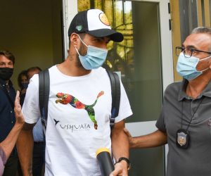 epa08676296 Barcelona's Uruguayan forward Luis Suarez leaves Perugia's Unversity in Perugia, Italy, 17 September 2020. According to Italian media, Suarez took an Italian exam in order to obtain the European community's passport and thus be able to sign a contract with Juventus FC.  EPA/CROCCHIONI