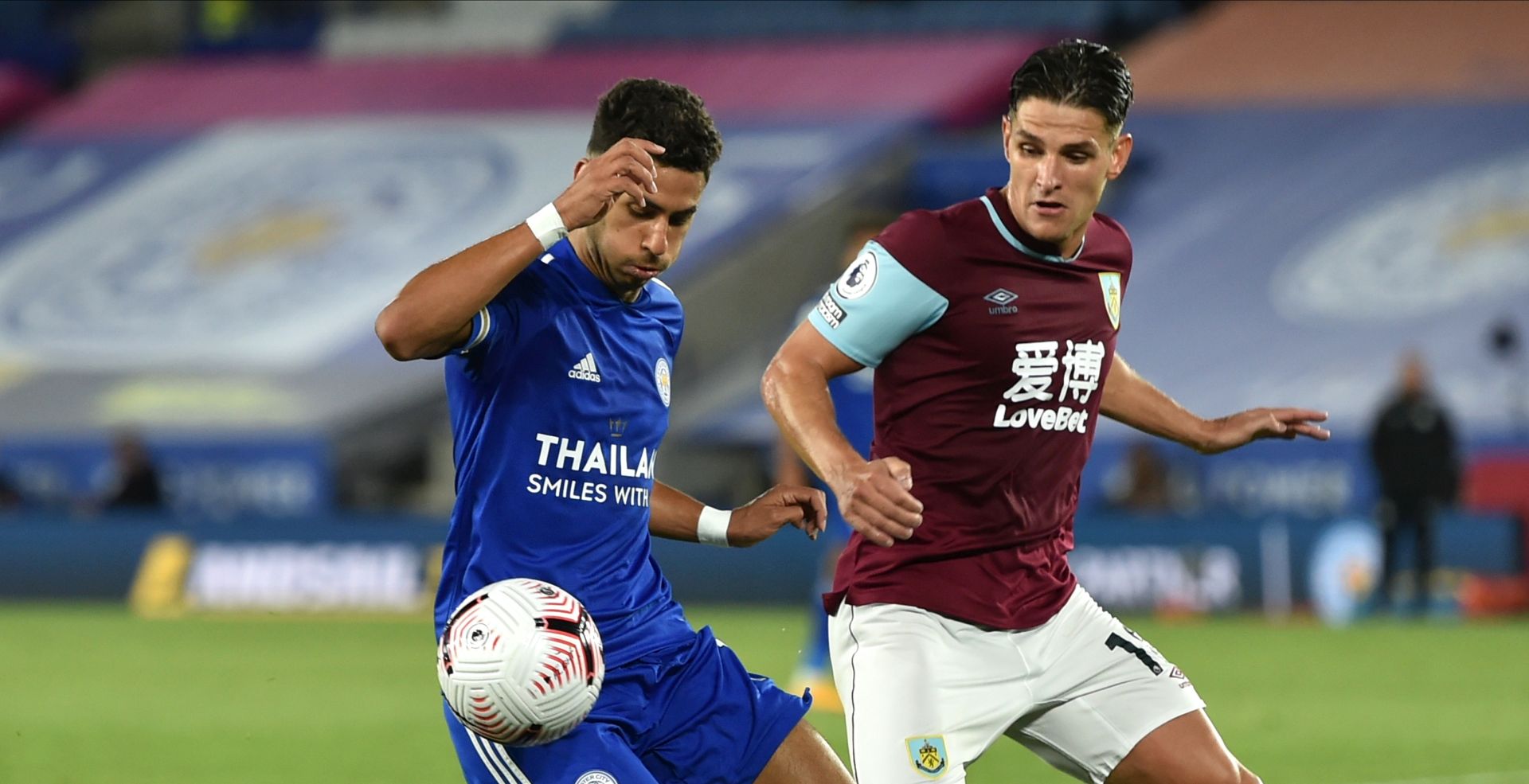 epa08684869 Leicester's Ayoze Perez (L)  in action against Burnley's Ashley Westwood (R) during the English Premier League soccer match between Leicester City and Burnley in Leicester, Britain, 20 September 2020.  EPA/Peter Powell / Pool EDITORIAL USE ONLY. No use with unauthorized audio, video, data, fixture lists, club/league logos or 'live' services. Online in-match use limited to 120 images, no video emulation. No use in betting, games or single club/league/player publications.