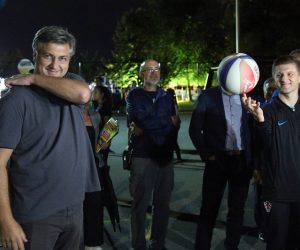 Zagreb, 23.9.2020 - Predsjednik Vlade Andrej Plenković sudjelovao je na svečanom otvorenju Europskog tjedna sporta, koji se od 23. do 30. rujna održava u svim zemljama Europske unije. Na slici Andrej Plenković i Zdravko Marić.
Foto HINA/ Dario GRZELJ/ dag