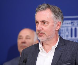 01.09.2020., Zagreb - Predsjednistvo Sabora na danasnjoj je sjednici raspravljalo o nacinu rada Sabora u nastavku plenarne sjednice. Nakon sjednice predsjenistva izjavu za medije dao je Miroslav Skoro.
Photo: Patrik Macek/PIXSELL