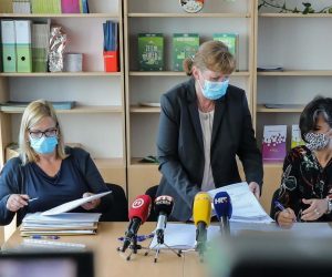 02.09.2020,Zagreb - U Agenciji za pravni promet i posredovanje nekretninama (APN)odrzalo se javno otvaranje ponuda banaka za sklapanje ugovora o davanju subvencioniranih stambenih kredita za mlade. 
Photo: Jurica Galoic/PIXSELL