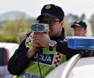 U Vrpolju započela 24-satna akcija nadzora brzine u prometu 03.04.2019., Vrpolje - Temeljem plana organizacije TIPSOL mreze prometne policije drzava Europe odrzava se 24-satna akcija nadzora brzine na podrcju cijele Republike Hrvatske, te jos 20 drzava Europe.
Photo: Hrvoje Jelavic/PIXSELL