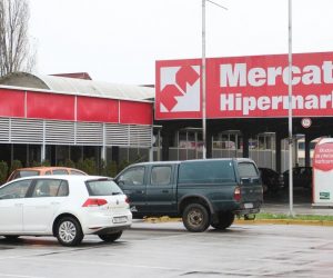 07.11.2014., Karlovac - Prostor nekadasnjeg trgovackog centra Mercator na Baniji je u vlasnistvu Konzuma.
Photo: Kristina Stedul Fabac/PIXSELL