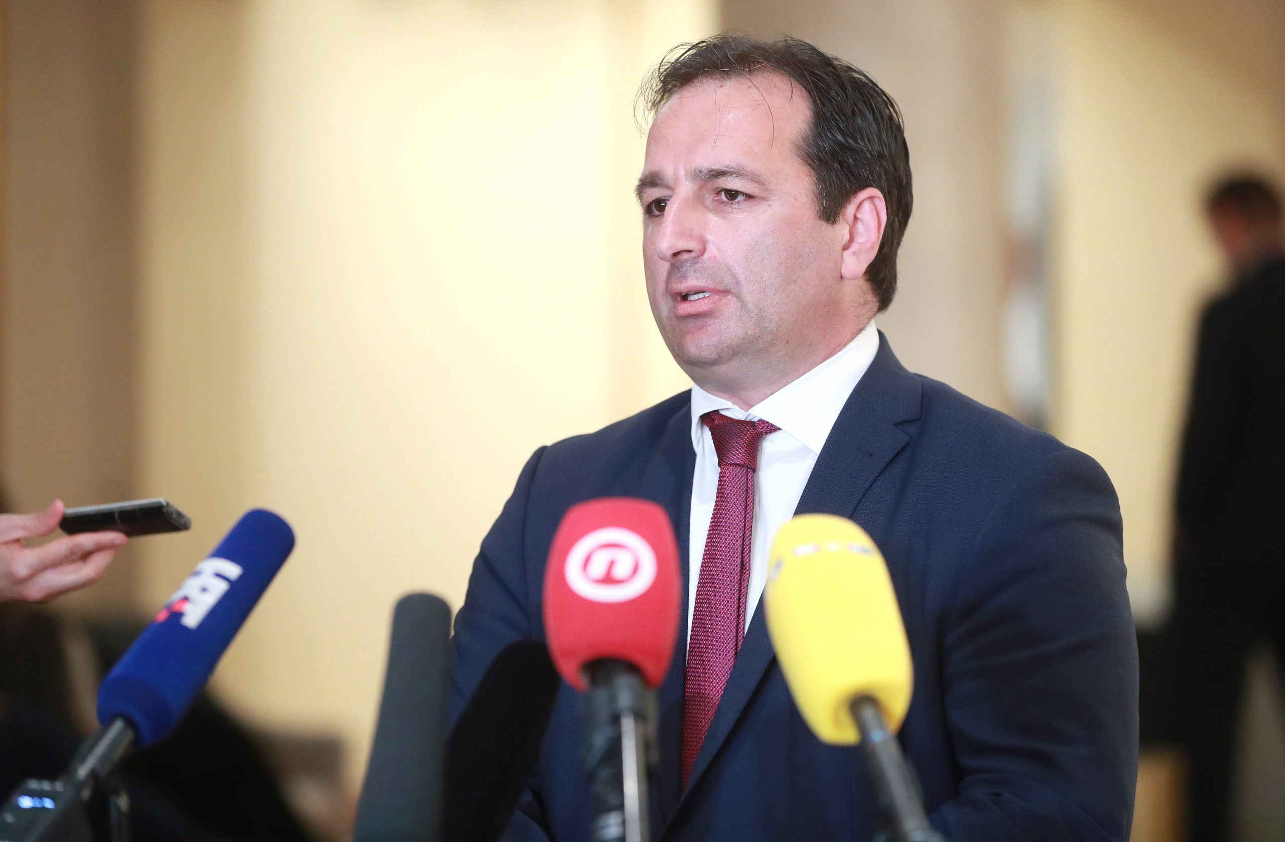 08.06.2020., Zagreb - Clanovi HDZ-a dolaze na sjednicu Sredisnjeg odbora stranke u Kristalnu dvoranu hotela Westin. Josip Boric obratio se medijima. Photo: Sanjin Strukic/PIXSELL
