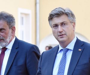 08.09.2020., Cakovec - Ministar znanosti i obrazovanja Radovan Fuchs i predsjednik Vlade RH Andrej Plenkovic dolaze na radni sastanak s medjimurskim zupanom Matijom Posavcom. Photo: Vjeran Zganec Rogulja/PIXSELL