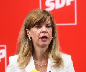 09.09.2020., Zagreb - Konferencija za novinare saborskog zastupnika i kandidata za predsjednika SDP-a Pedje Grbina na temu Predstavljanje Programa za unutarstranacke izbore. Biljana Borzan.  
Photo: Luka Stanzl/PIXSELL