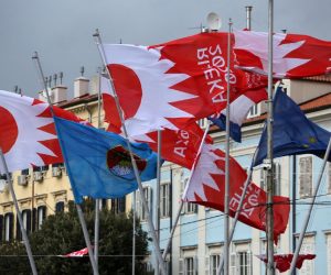 10.02.2020.,  Rijeka -  Zastave Hrvatske, Europske unije, Grada Rijeke i Rijeke 2020 EPK postavljene na rivi vijore na jakom jugu.
Photo:Goran Kovacic/PIXSELL