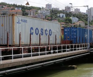 10.06.2020., Rijeka - Zeljeznicka kompozicija, teretni vlak HZ-a natovaren kontejnerima na kontejnerskom terminalu na Brajdici.  
Photo: Goran Kovacic/PIXSELL