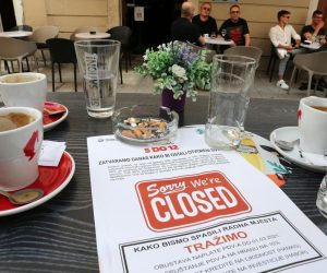 10.09.2020., Rijeka - Prosvjed ugostitelja Primorsko goranske zupanije koji su pet do dvanaest prestali posluzivati goste na sat vremena. Ispred ugostitelja novinarima se obratio Vedran Jakominic sa suradnicima. 
Photo: Goran Kovacic/PIXSELL