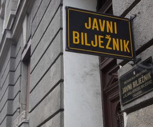 15.06.2011., Djordjiceva ulica, Zagreb - Ulazna vrata ureda javnog biljeznika, Ljiljane Herceg Milicevic, iz kojeg su ukradene dvije slike Ede Murtica, vrijedne oko 300 000 kuna. 
Photo: Zarko Basic/PIXSELL